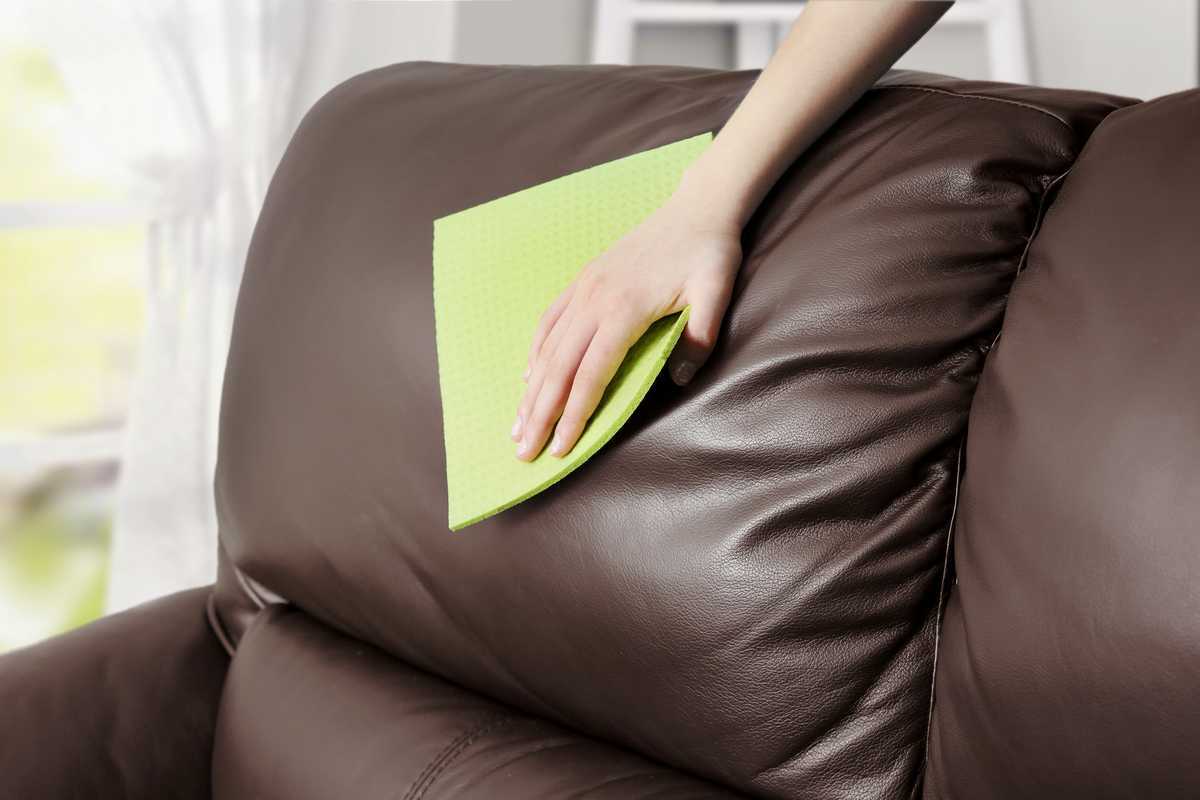 Nettoyer un canapé en cuir : Quel produit efficace utiliser